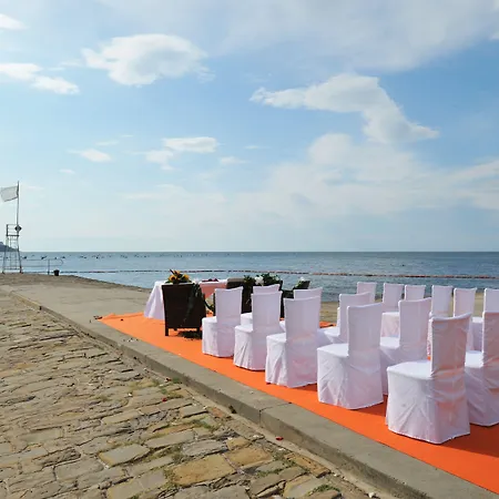 スヴォボダ タラソ ストルニヤン 4* ストゥルニャン