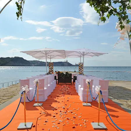 スヴォボダ タラソ ストルニヤン 4*