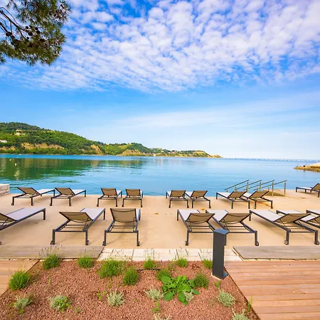 スヴォボダ タラソ ストルニヤン ストゥルニャン