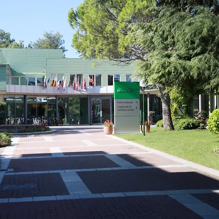 スヴォボダ タラソ ストルニヤン 4*