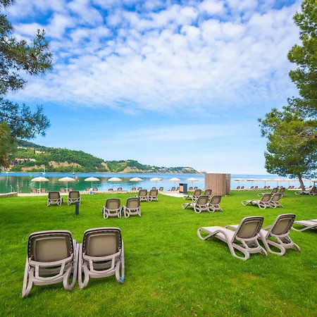 ホテル スヴォボダ タラソ ストルニヤン 4*