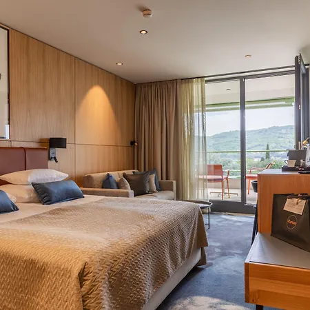 ホテル スヴォボダ タラソ ストルニヤン